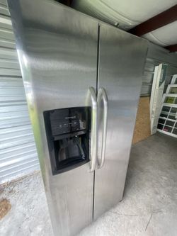 Frigidaire - Stainless Steel Refrigerator