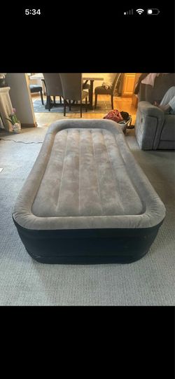 Intex Twin air Mattress with pump