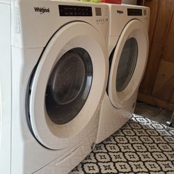 Whirlpool Washer & Gas Dryer