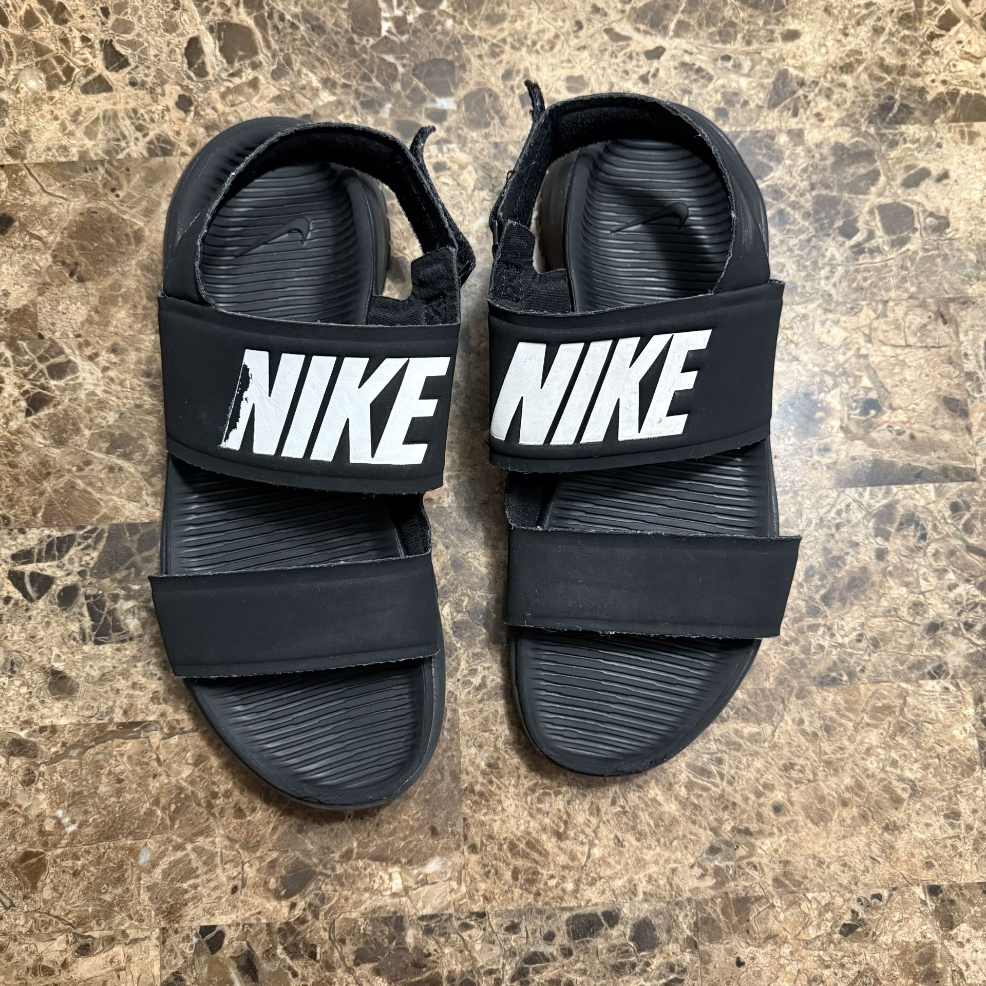 Nike Tanjun Sandals Size 7 Women