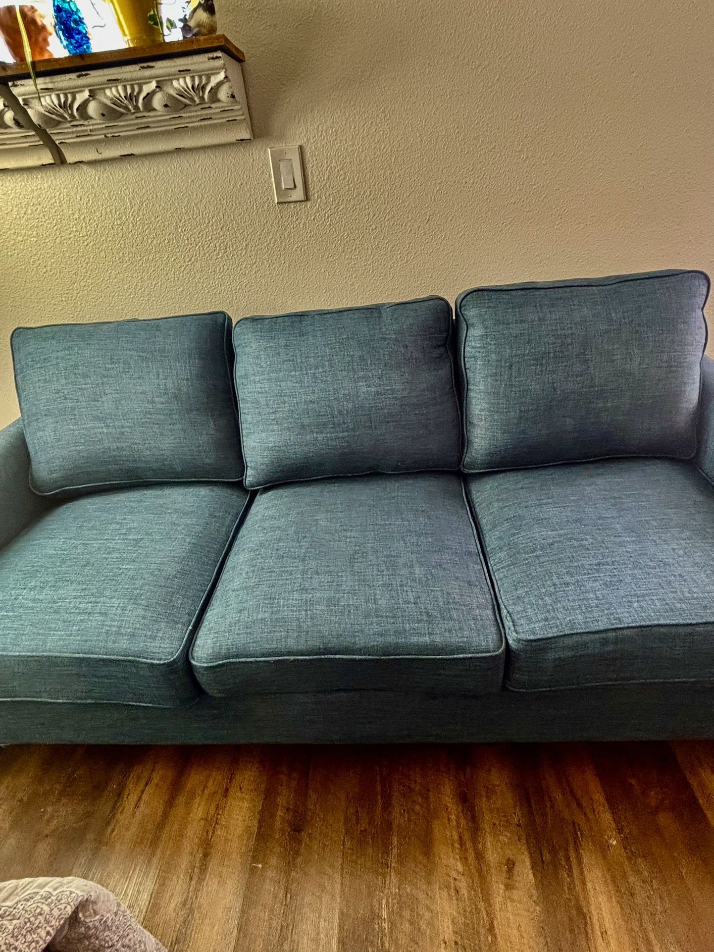 Sofa  Blue In Excellent Condition 