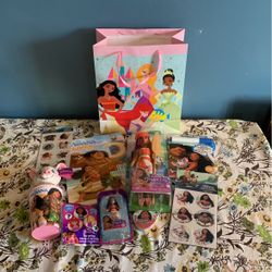 DISNEY PRINCESS MOANA BIRTHDAY OR GRADUATE GIFT SET