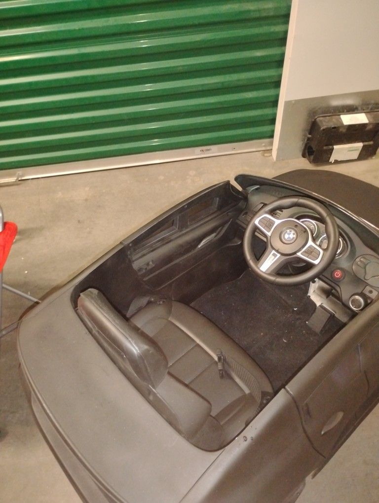 Kids BMW power wheels