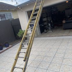 Excellent Condition, 22 Feet And More Sizes Available Fiberglass Extension, Ladders