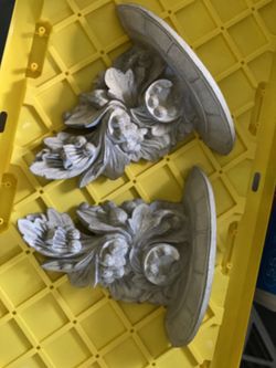 Sturdy around Corbel Shelves