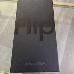 Brand New Samsung  Galaxy Z Flip 4