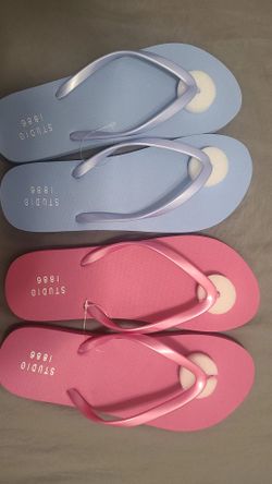 Avon Flip Flops Set Of 2 