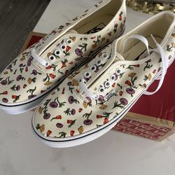 Vans Poppy Floral  Size 8 Men Size 9.5 Women 