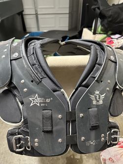 Youth shoulder pads