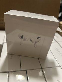 Apple AirPod Pro W/ Noise Cancelling 
