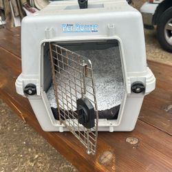 Small dog or cat carrier