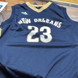 Adidas New Orlean’s Jersey M