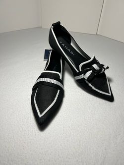 Tahari Women’s 7.5 Florentia Black/White Pointed Toe Knit Loafers Flats