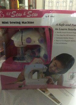 Lil Sew and Sew Mini Sewing Machine