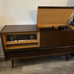 1961 TELEFUNKEN CONCERTO5296WK record console cabinet