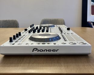 Pioneer DDJ-SX DJコントローラー 白限定色 、SERATO DDJ-SX-W (archived) 4-channel Serato DJ controller with