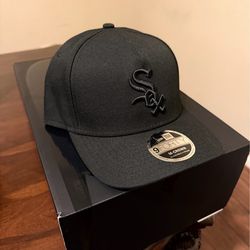 NEW ERA HAT CHICAGO WHITE SOCKS