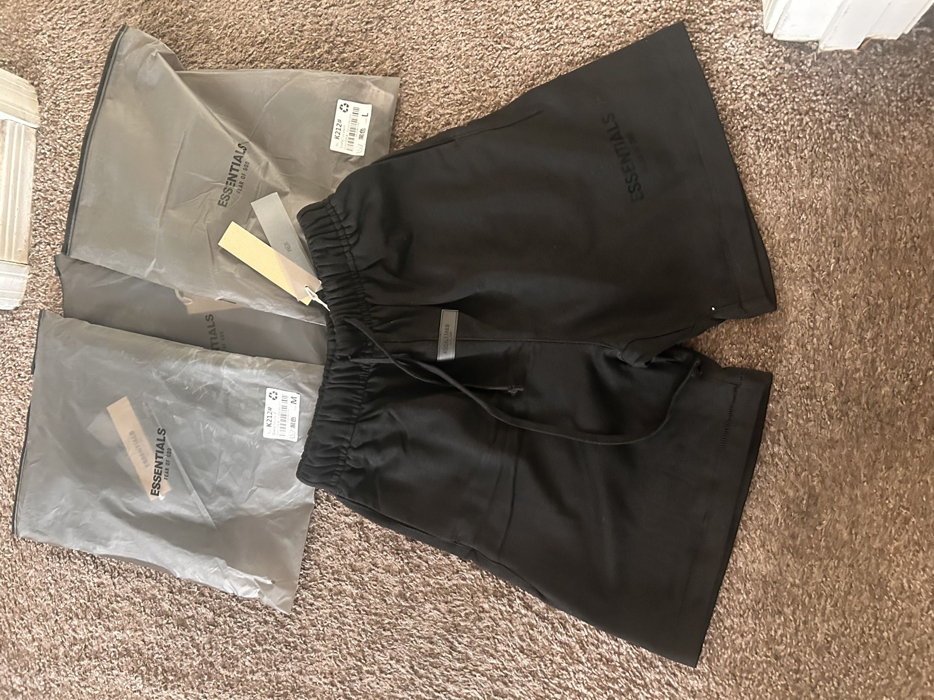 Essential Shorts Sz M-L