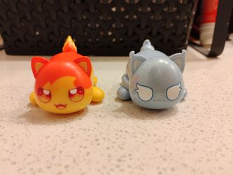 Aphmau Mystery MeeMeows 2" Vinyl Figures - Fire & Ice Cats