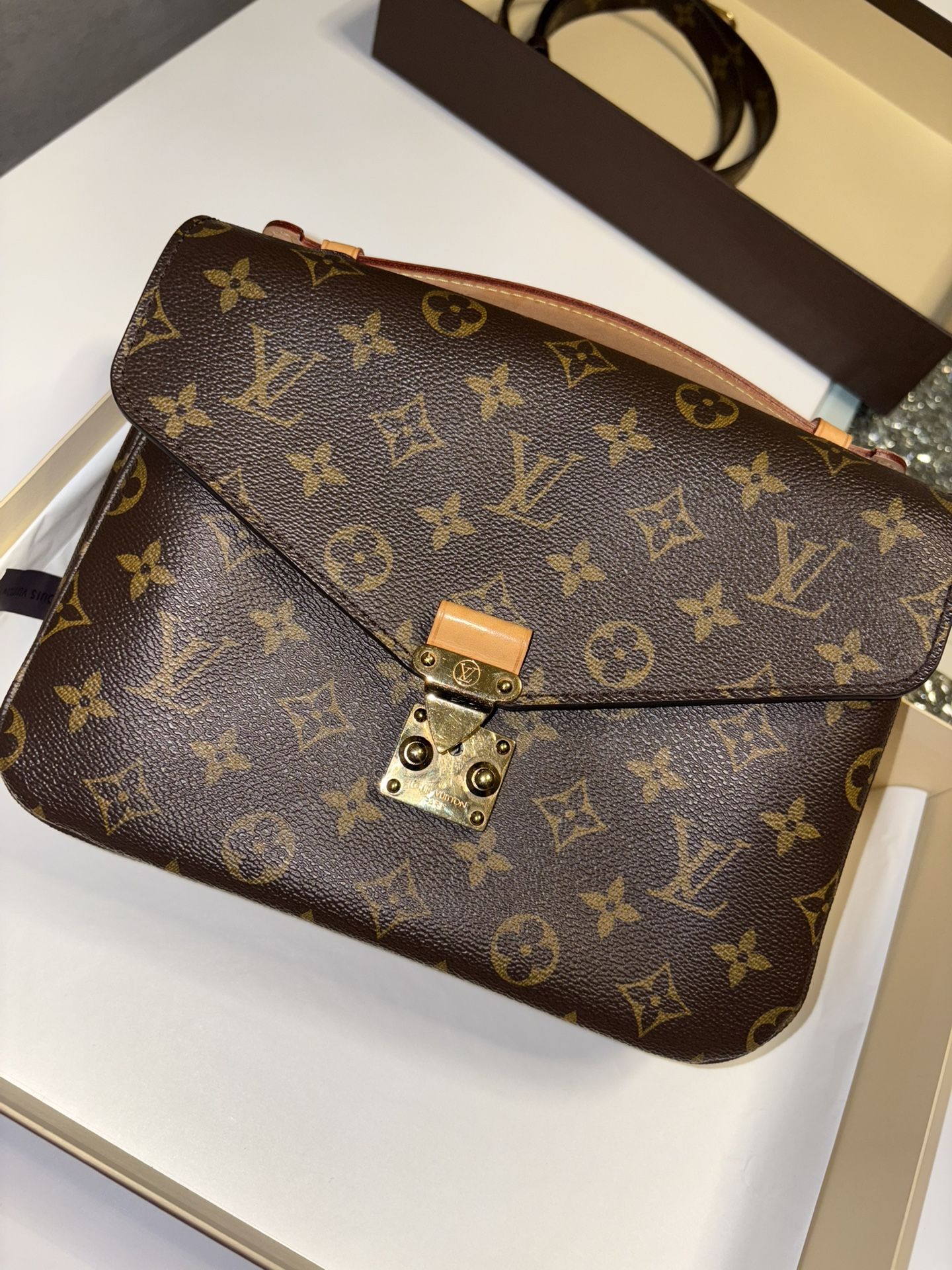 Pochette Metis