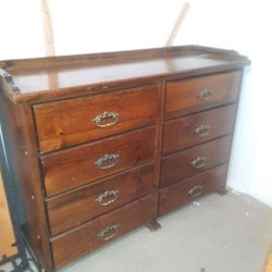 8 drawer dresser all wood with mirror
