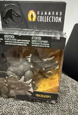 Triceratops Jurassic World Hammond Collection