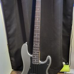 FENDER SQUIRE P BASS 