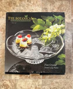 Platter - Big Beautiful Large 15” Glass Footed Holder for Cakes, Cup Cakes or Other Fine Desserts. Comes From a Pet Free & Smoke Free Home !!
