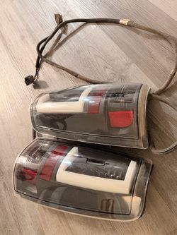 Chevy 06 Silverado tailgate light