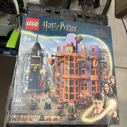 LEGO 76422 Harry Potter Diagon Alley Weasleys' Wizard Wheezes