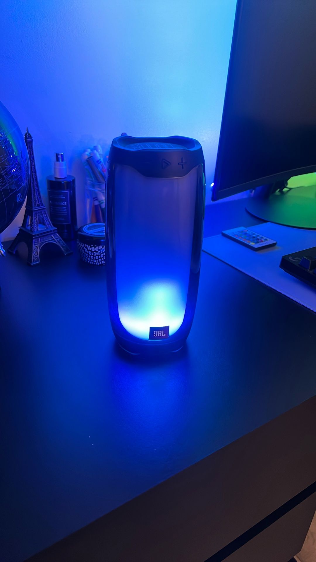 JBL Pulse 4 Light Up Speaker