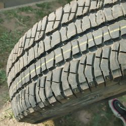 Michelin truck tire 275/70R18