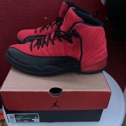 Jordan 12  Reverse Flu Game 