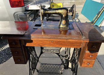 Singer Sewing Machine