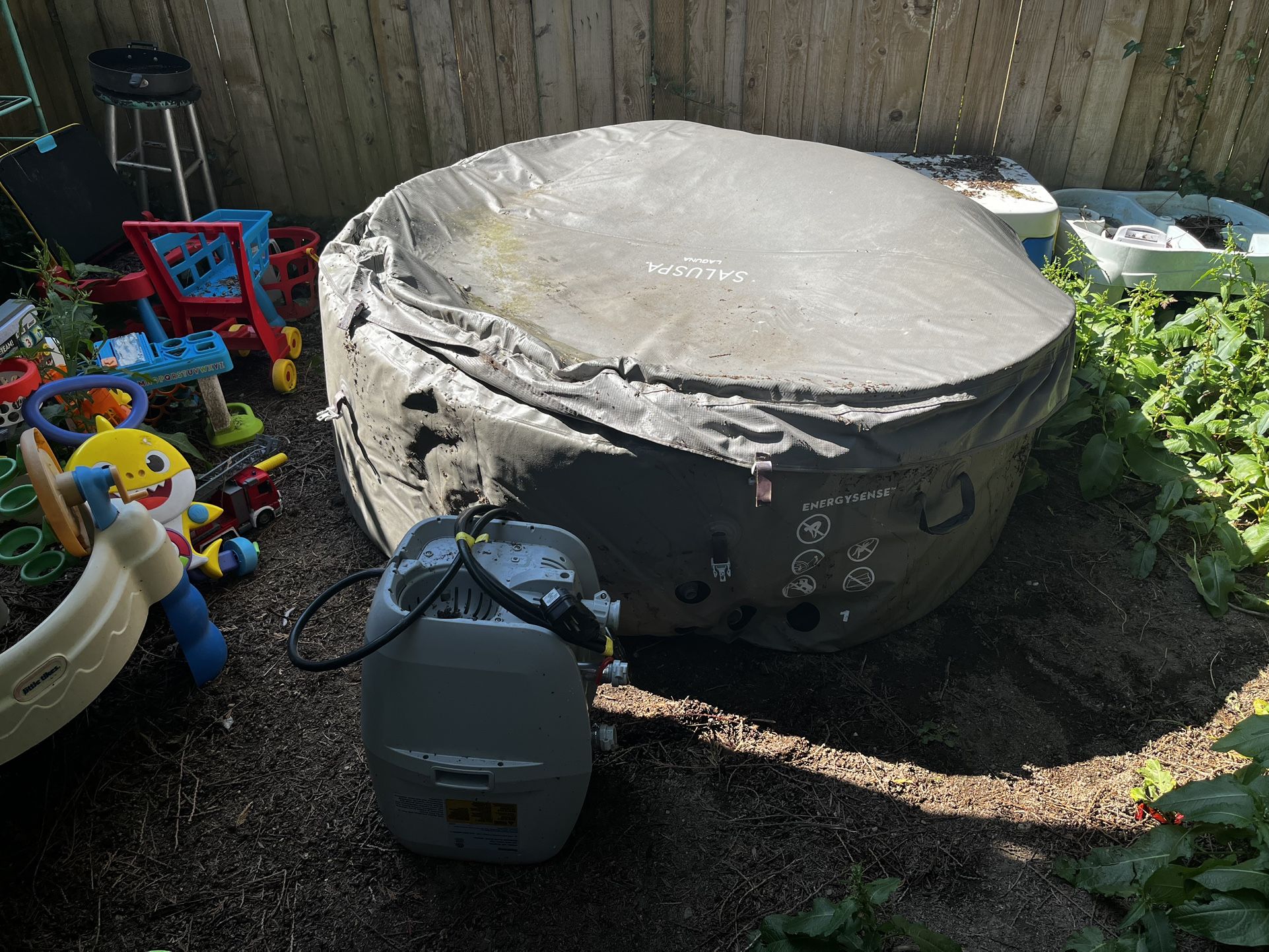 Saluspa Inflatable Hot Tub
