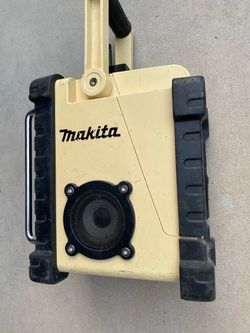 MAKITA JOBSIDE AM/FM / Aux-PRO-HAVY DUTY PORTABLE 📻 RADIOS