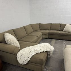 Free Delivery* Like New Brown Fabric Sectional With Chaise! #SofaKingLV Couch Couches Grey Gray Sectional Recliners Chaise