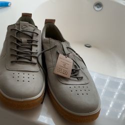 Ecco Women’s Shoes..Brand New.Beautiful Taupe Color. Size 11 Women. 42 Men. unisex.
