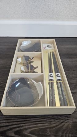 Asian Sushi Set of 2 Wooden Chopsticks with Small Plates