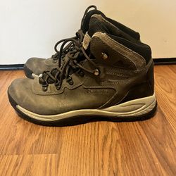 Women’s Columbia Hiking Boots