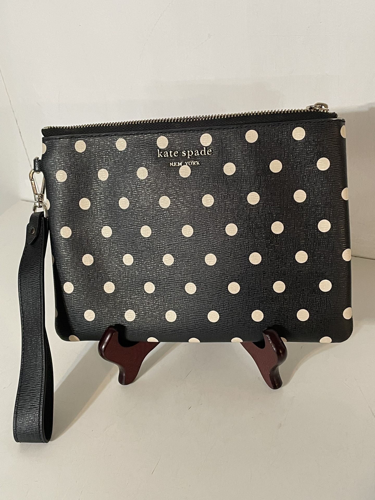 Kate Spade Wristlet Very Nice
