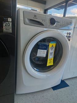 New Electrolux
4.4 cu. ft. Front Load Washer with LuxCare in White
