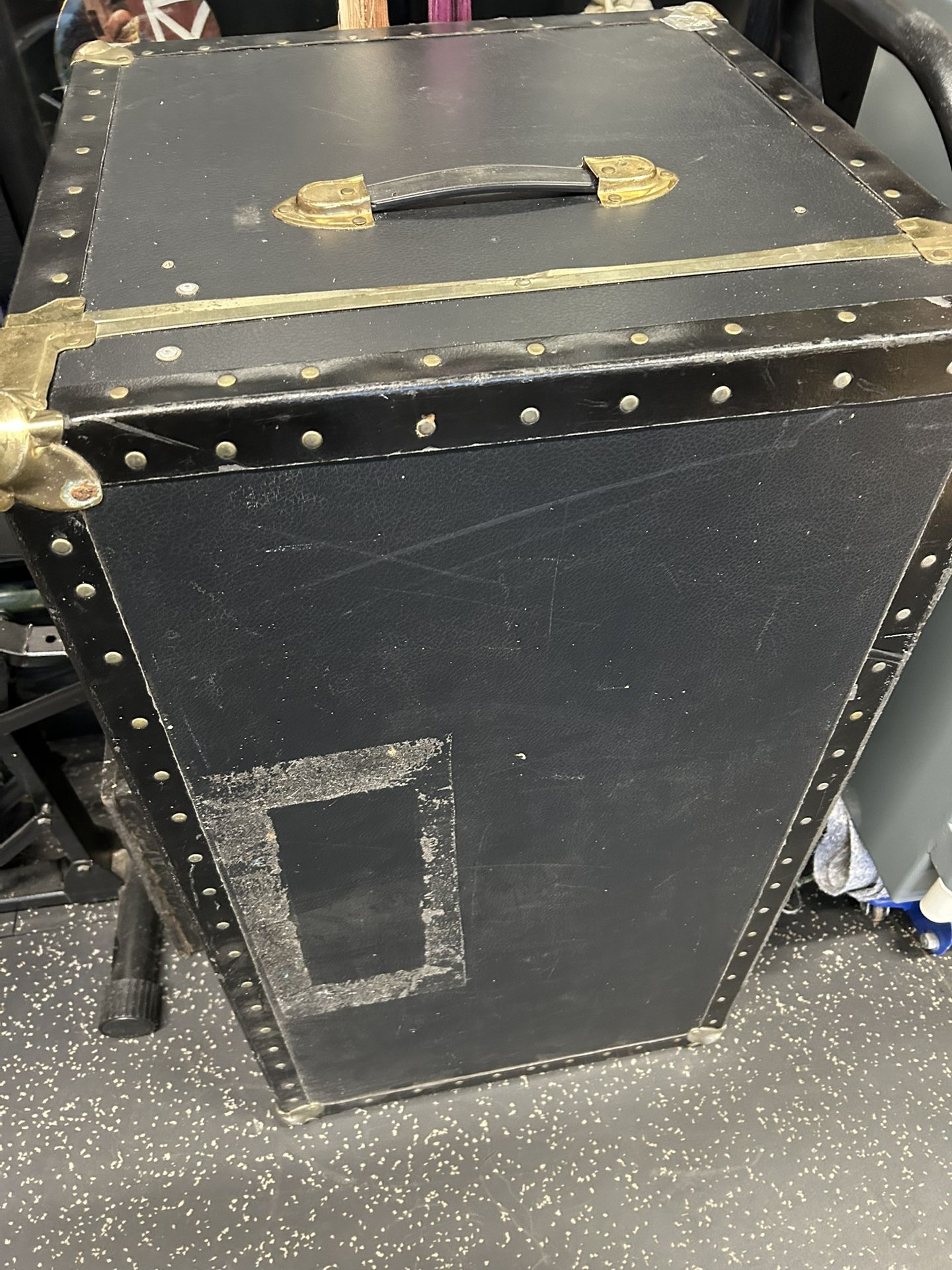 Large Foot Locker 38”Lx28”Hx28”W