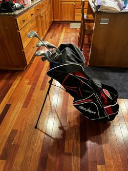 Women’s Right Handed Golf Club Lot With Mac Gregor Bag