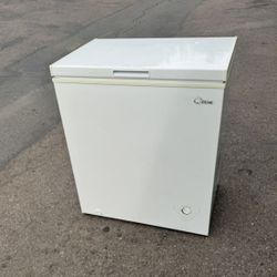 Standing Deep Chest Freezer