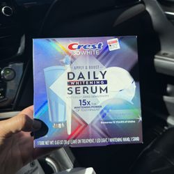 Crest Whitening Set With UV Light