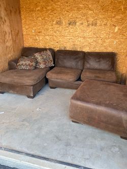 Couch set