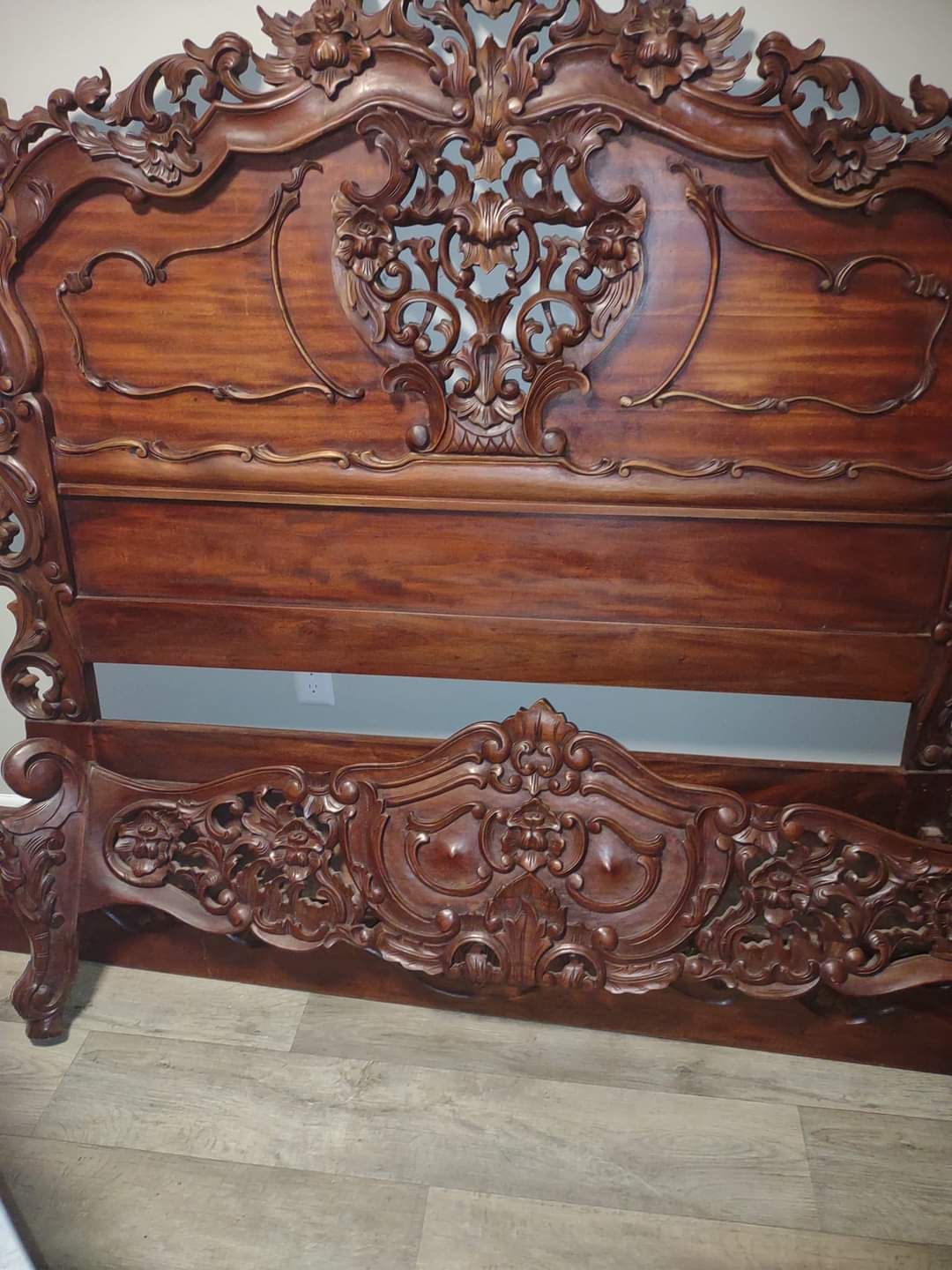 Beautiful Customized Solid Wood Queen Bed 