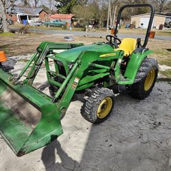 John Deere Tractor 2023E