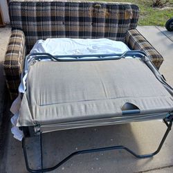 Fold Out Sofa Bed (NOT FREE)(BEST OFFER ONLY)